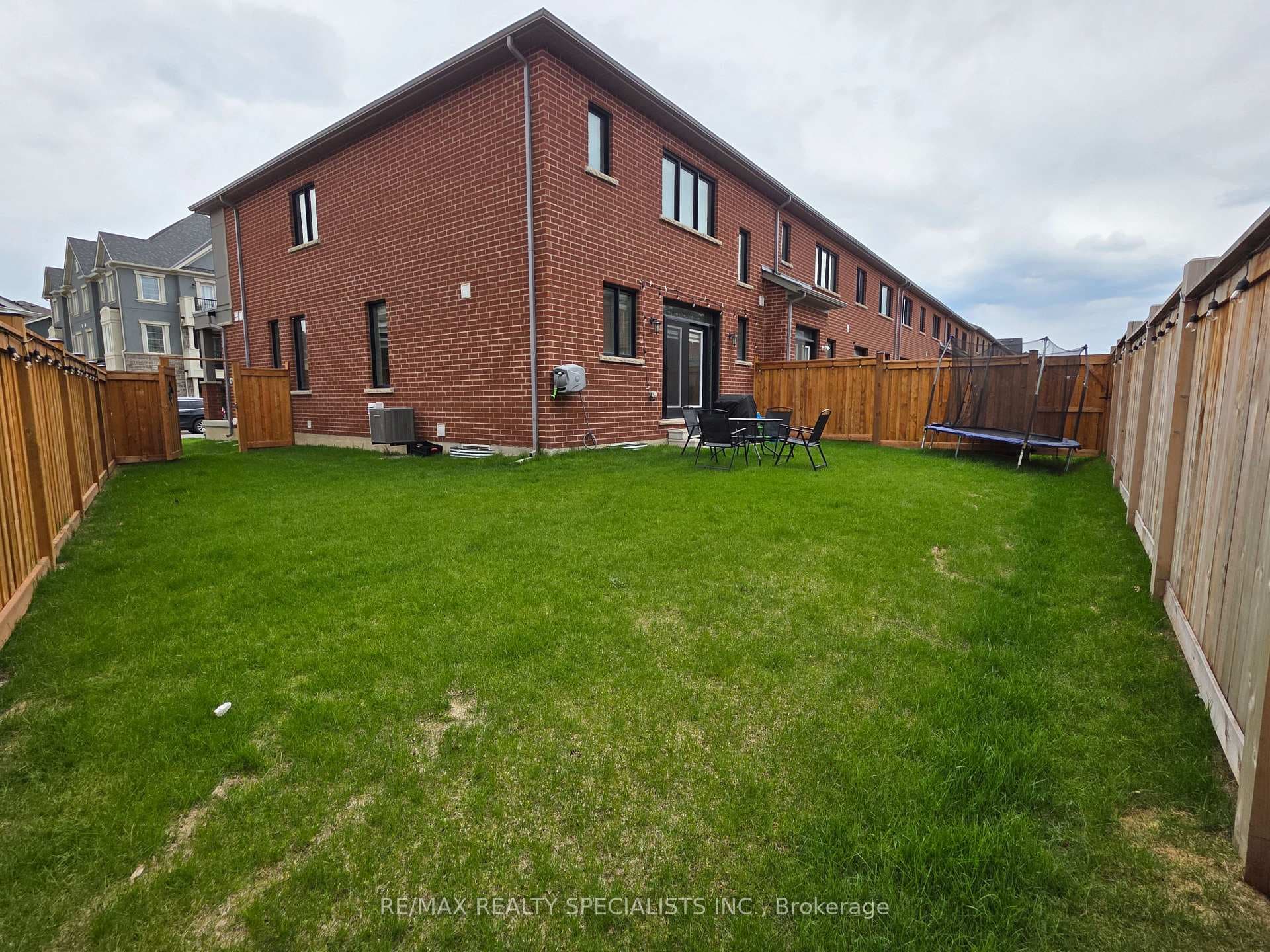 1536 Moira Crescent photo 23