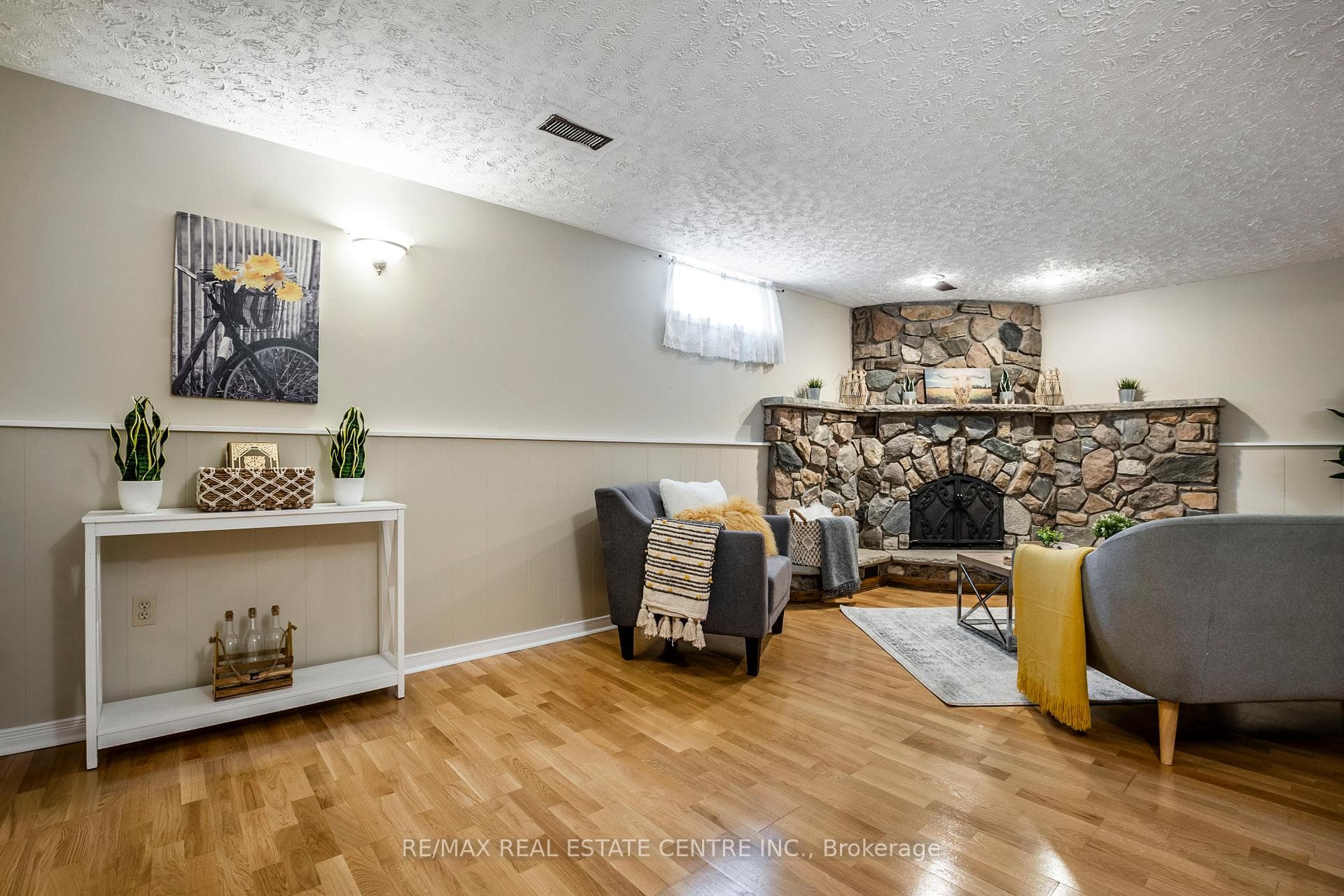 739 Regent Street photo 23