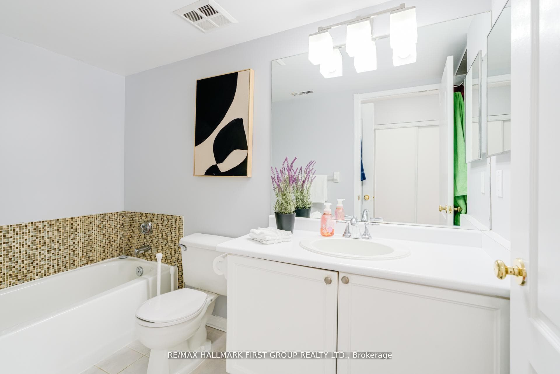 1400 The Esplanade N N/A Unit 507 photo 14