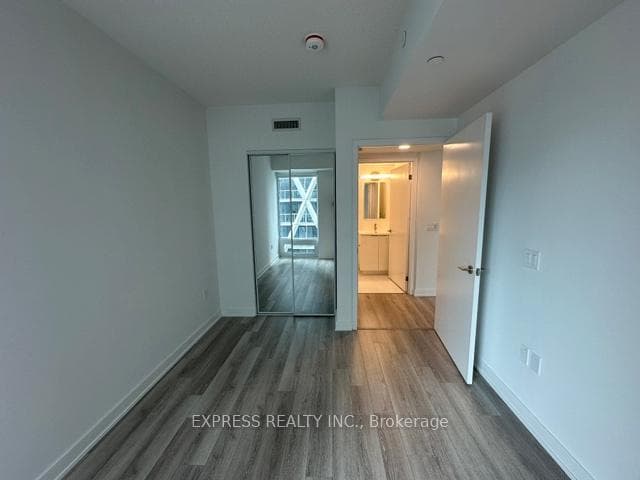 238 Simcoe Street Unit 1606 photo 4