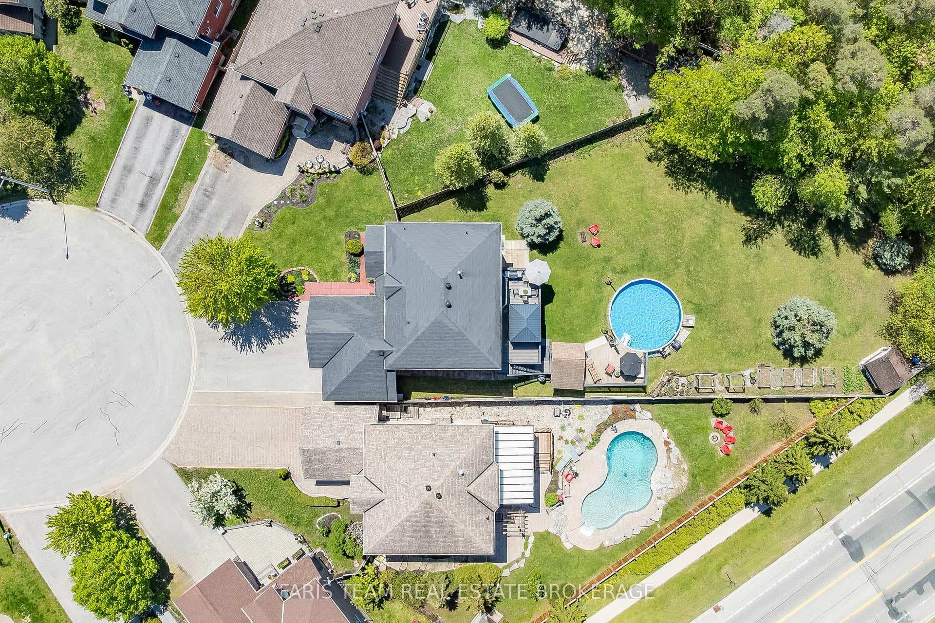 11 Berry Court photo 48