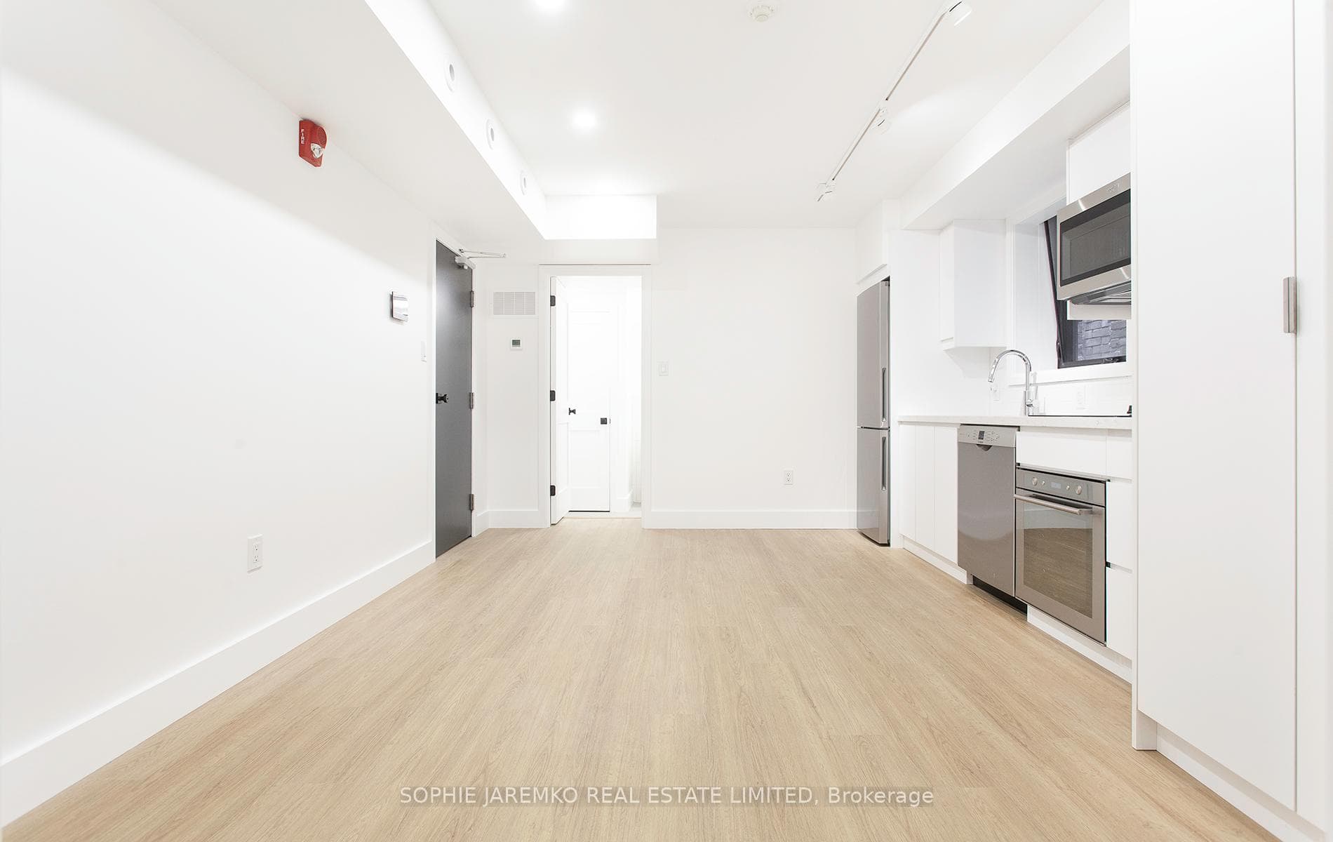 415 Roncesvalles Avenue Unit 2 photo 9