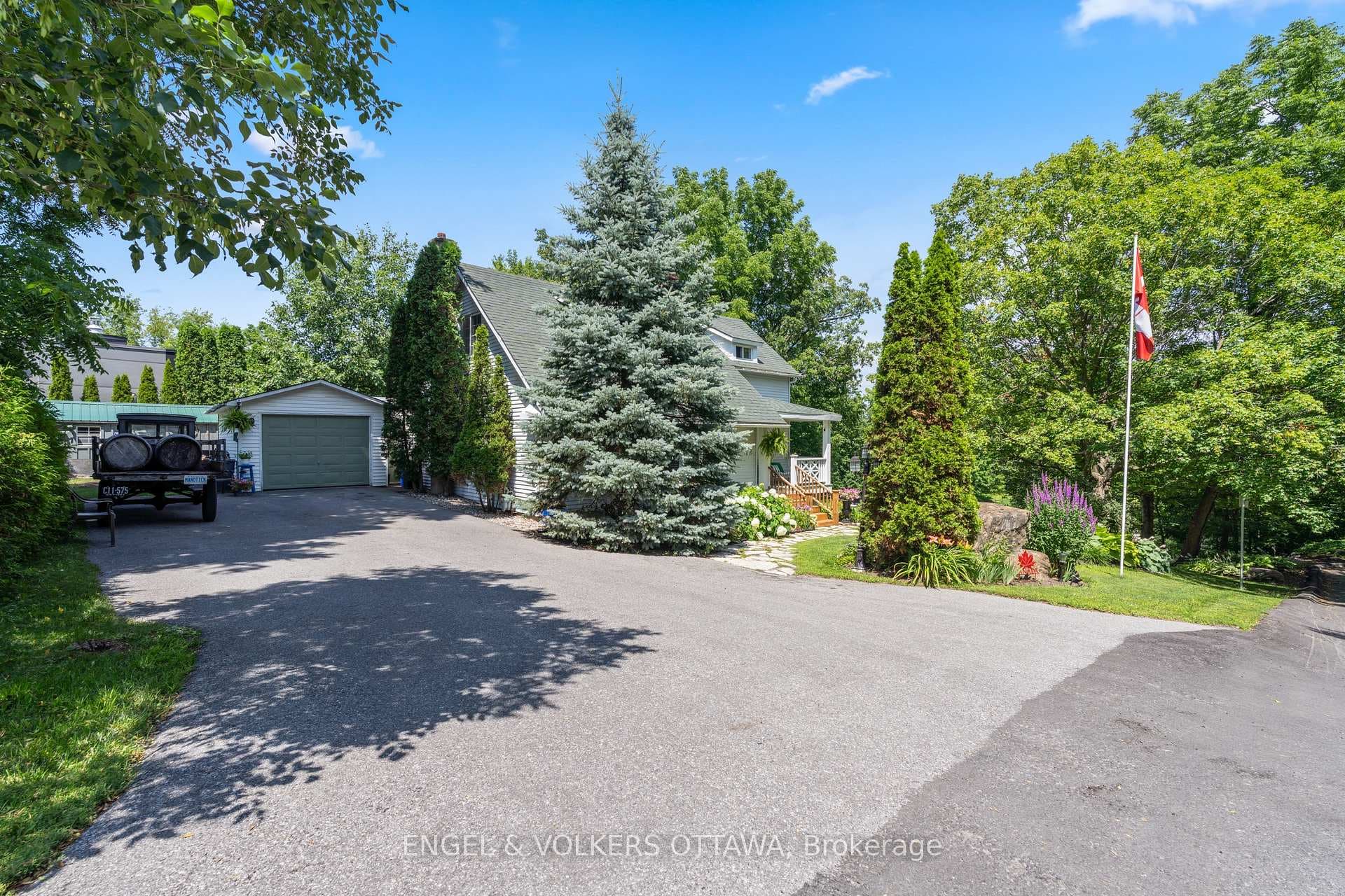 1119 Tighe Street photo 19