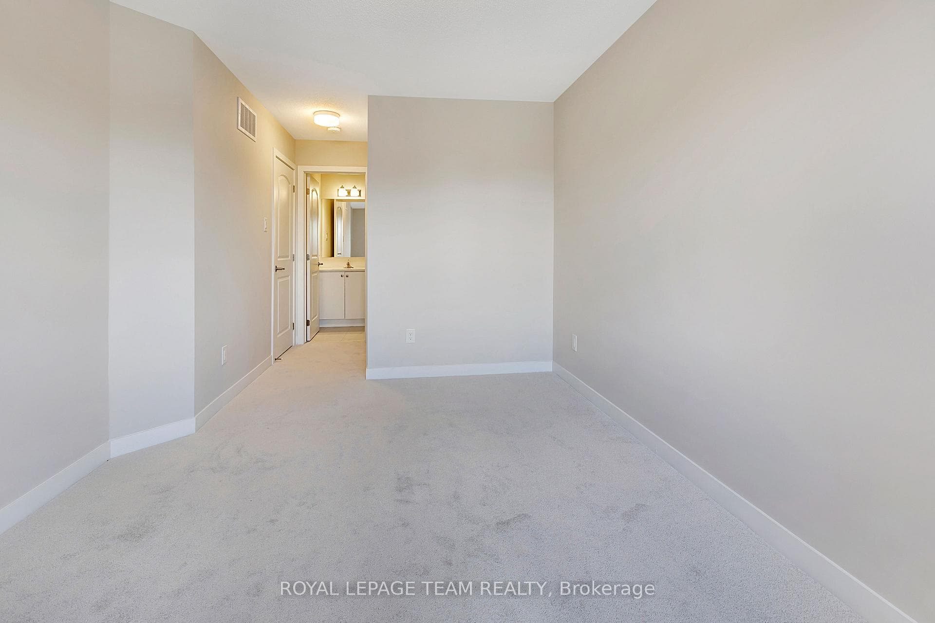 904 Parnian Private photo 10
