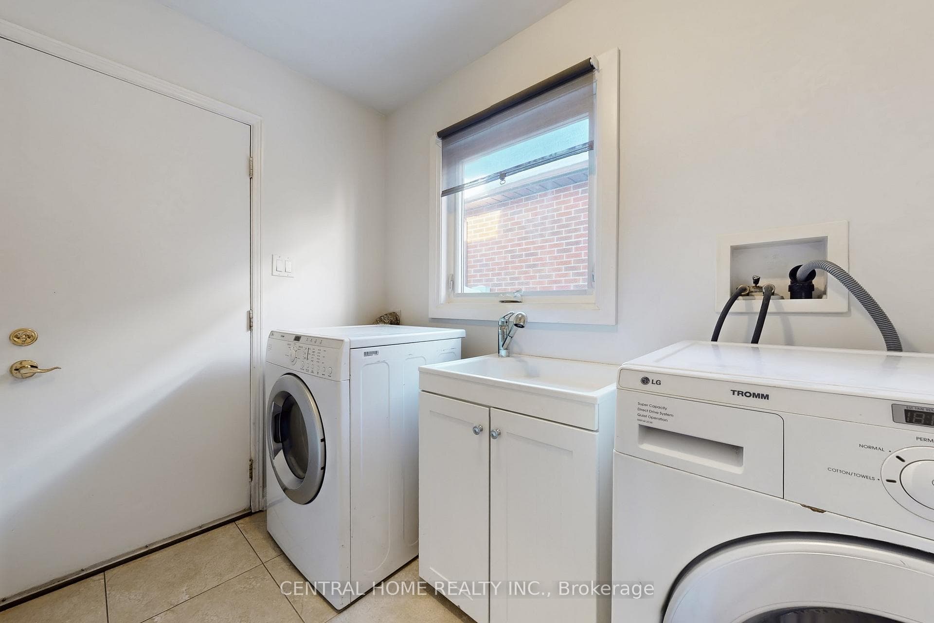 30 Moffat Crescent photo 7