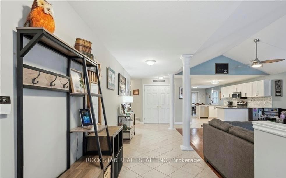 996 BEACH Boulevard photo 3