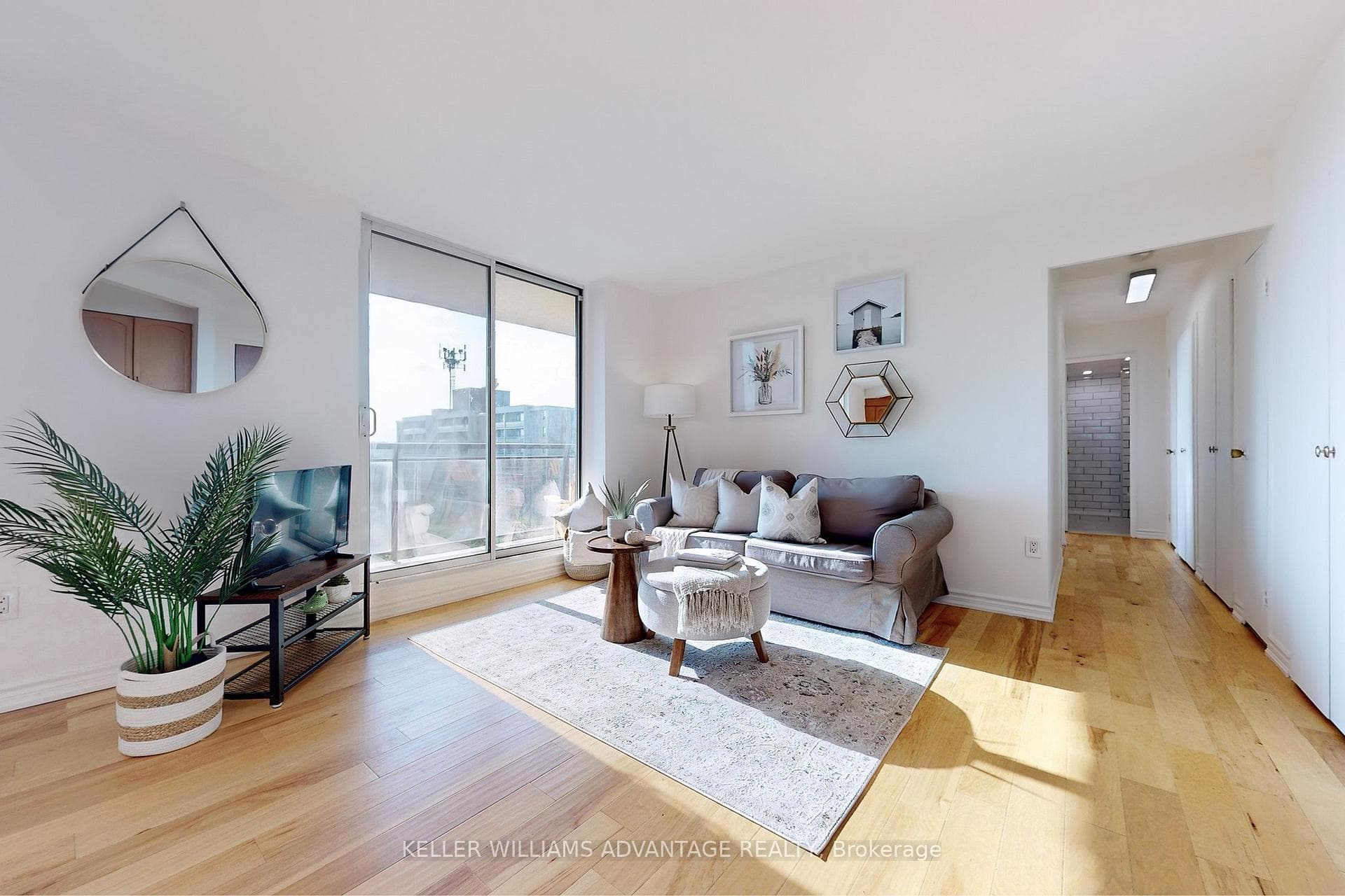 1145 Logan Avenue Unit 1003 photo 4