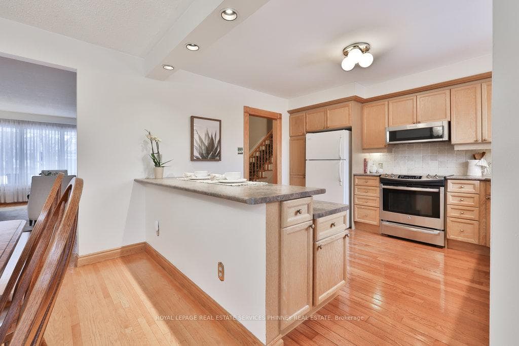 3285 Homark Drive photo 9
