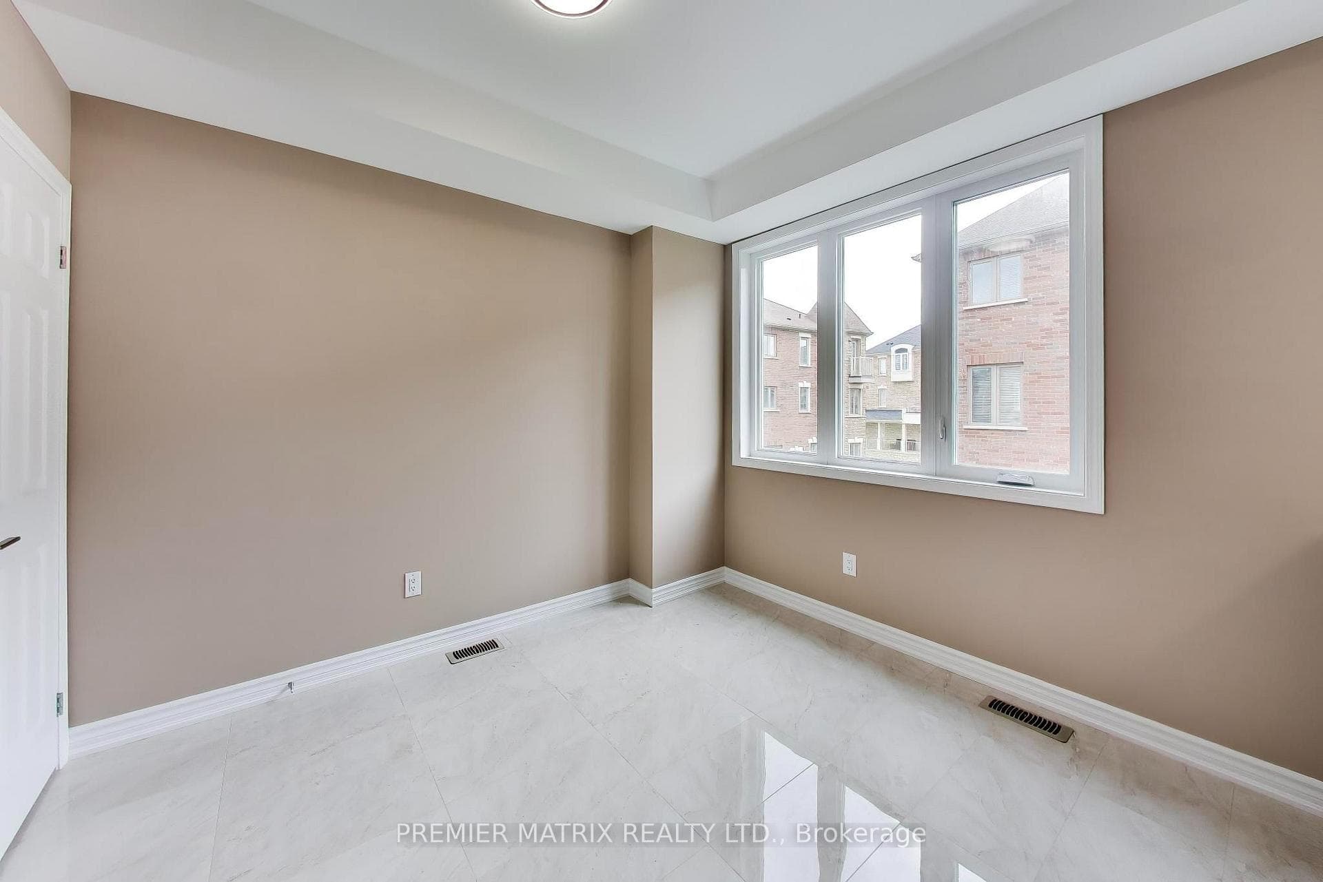 37 Shiff Crescent photo 12