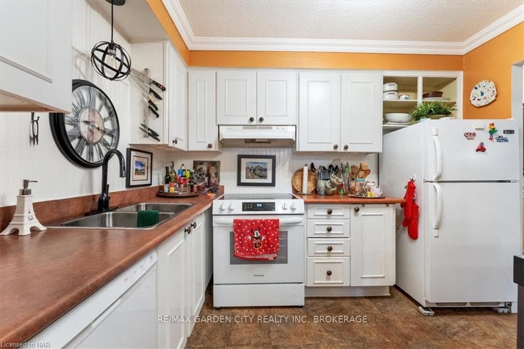 41 RYKERT Street Unit 304 photo 4