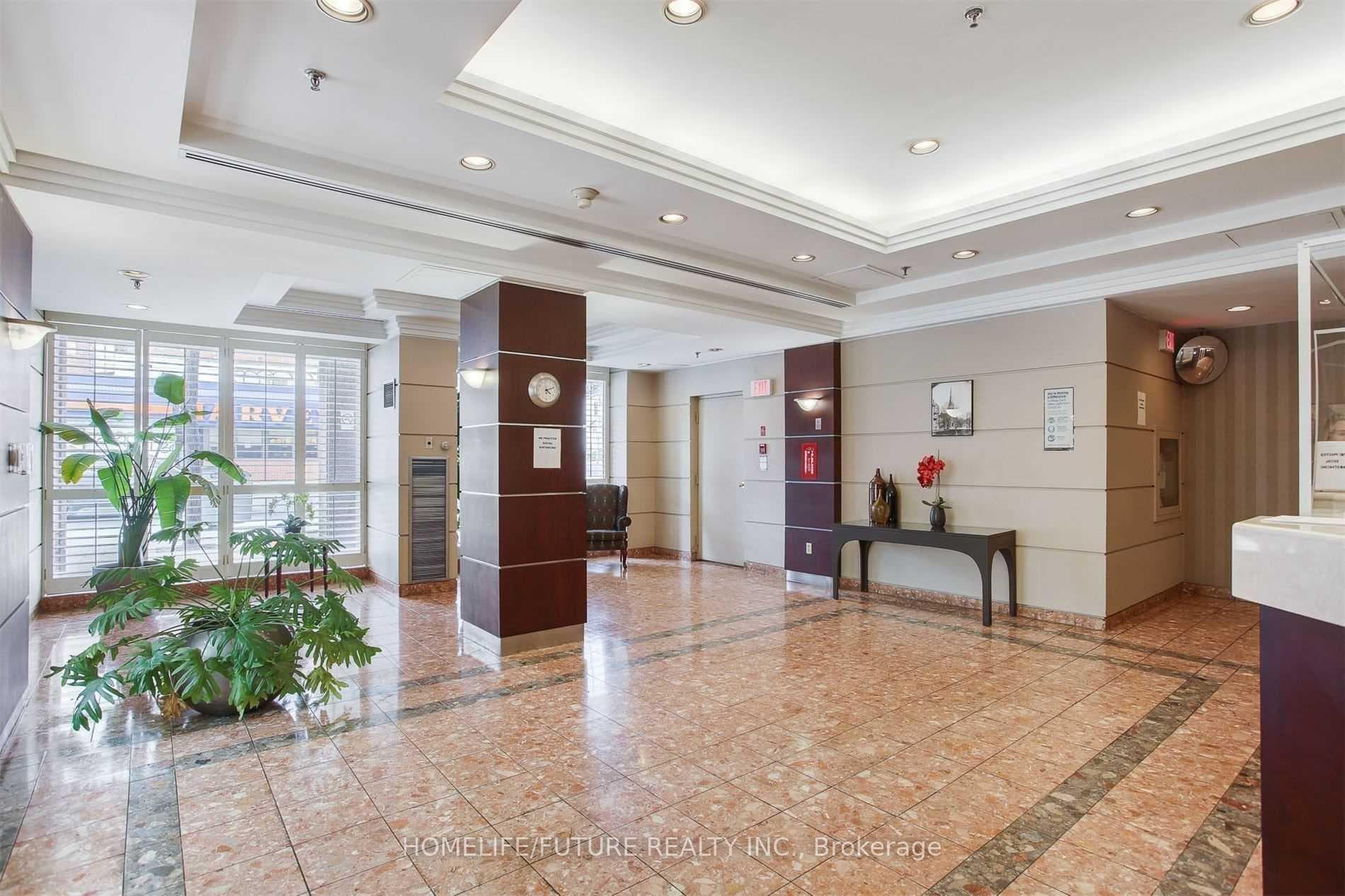 117 Gerrard Street Unit 306 photo 10