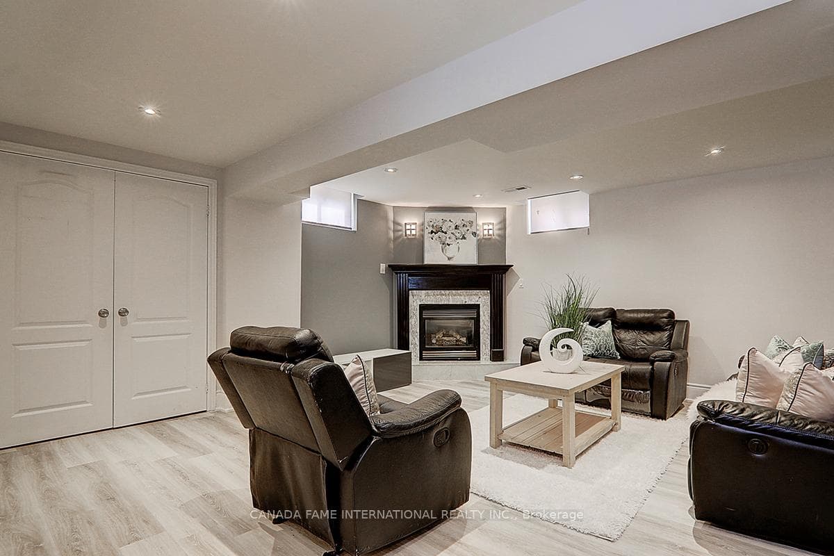 33 Campania Court photo 25