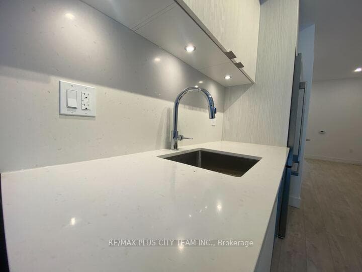 176 Clonmore Drive Unit BlkA#16 photo 8