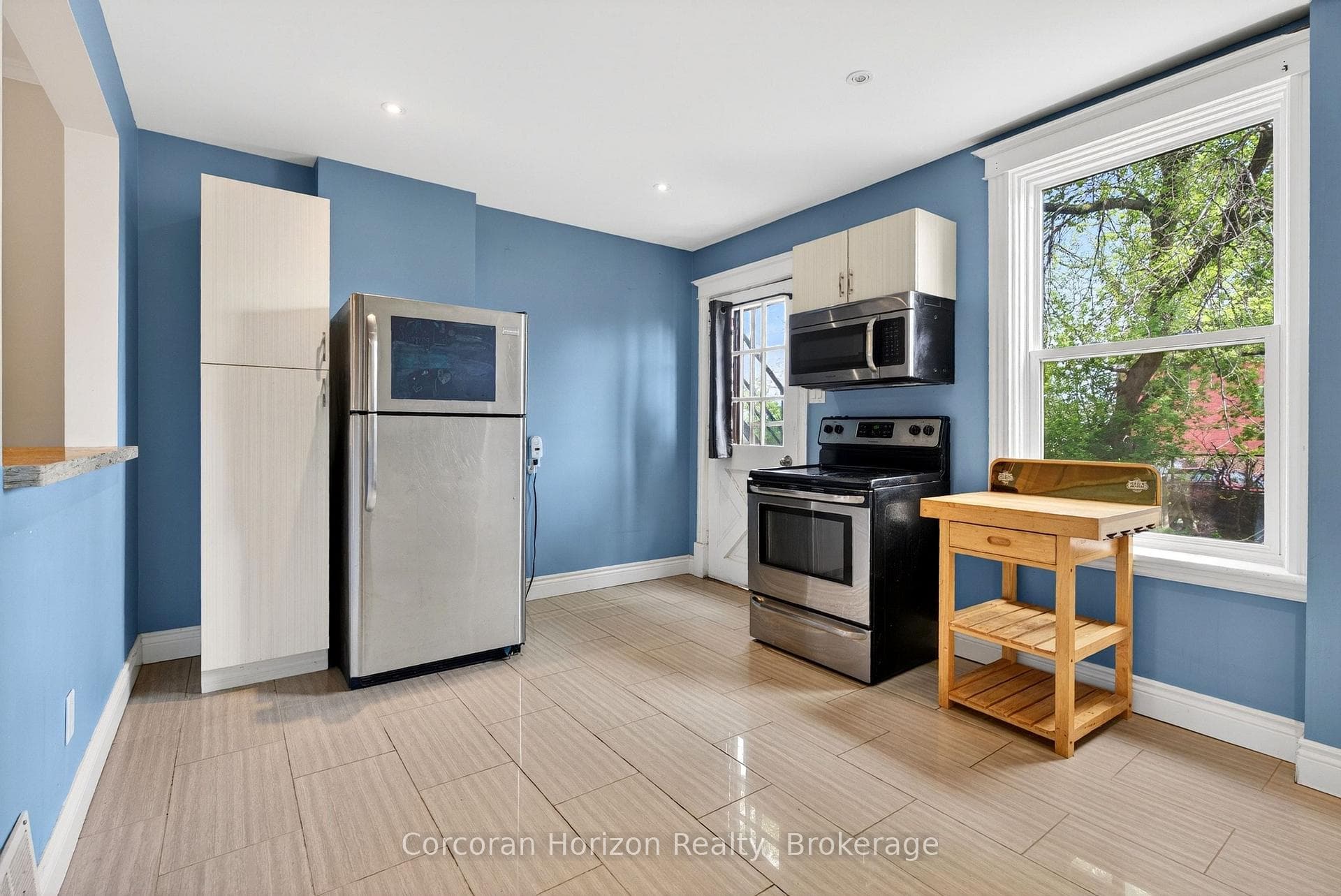 520 John Street photo 22
