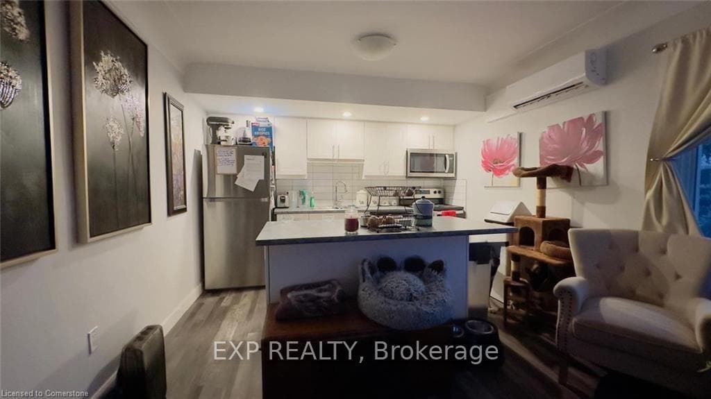 157 BRUCE Street photo 3
