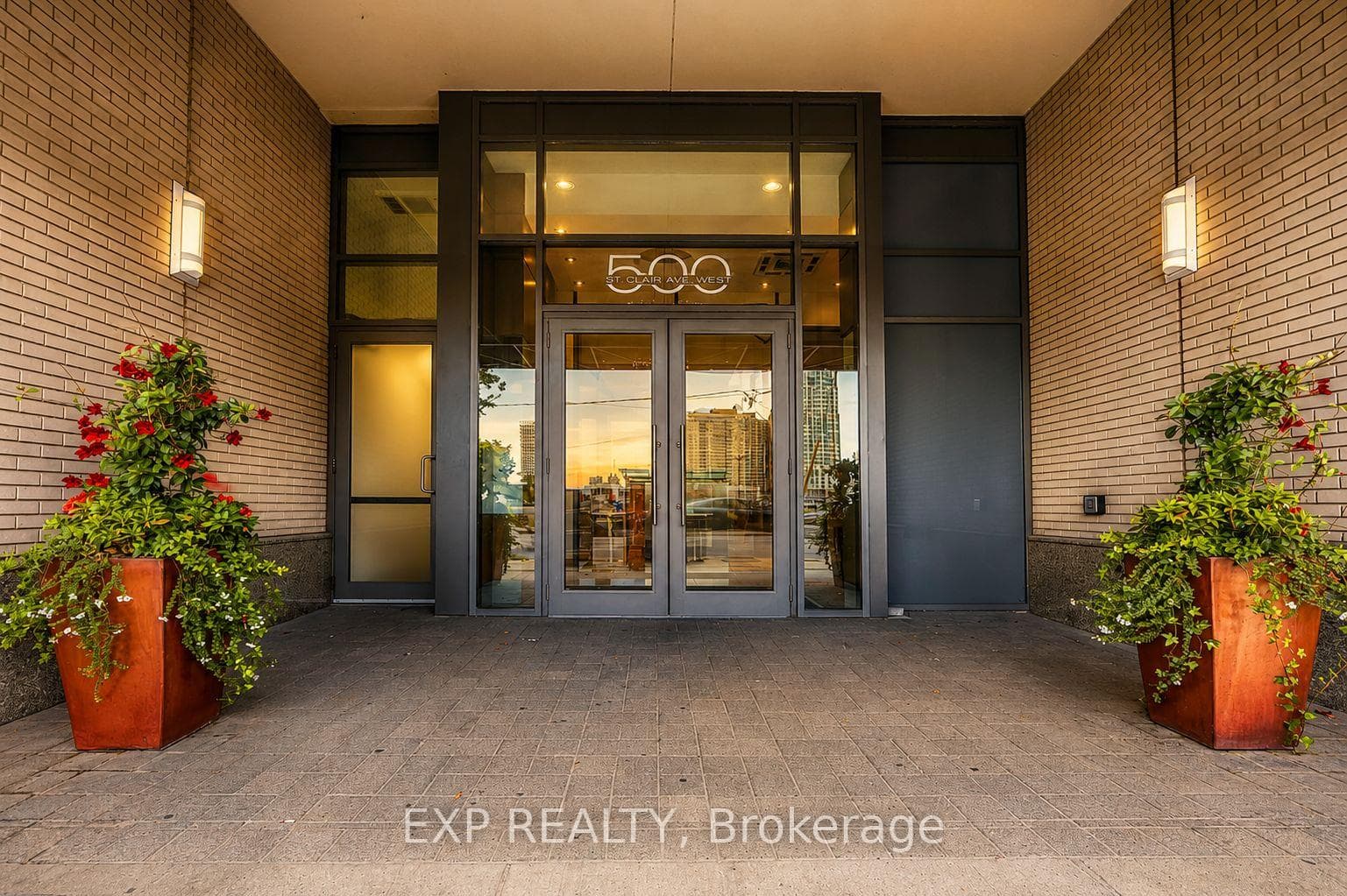 500 St Clair Avenue Unit 404 photo 26