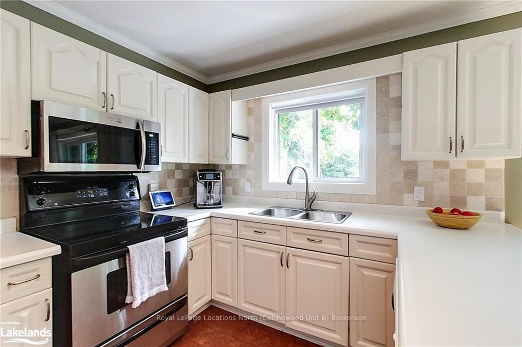 13 COUNTRY Crescent photo 13
