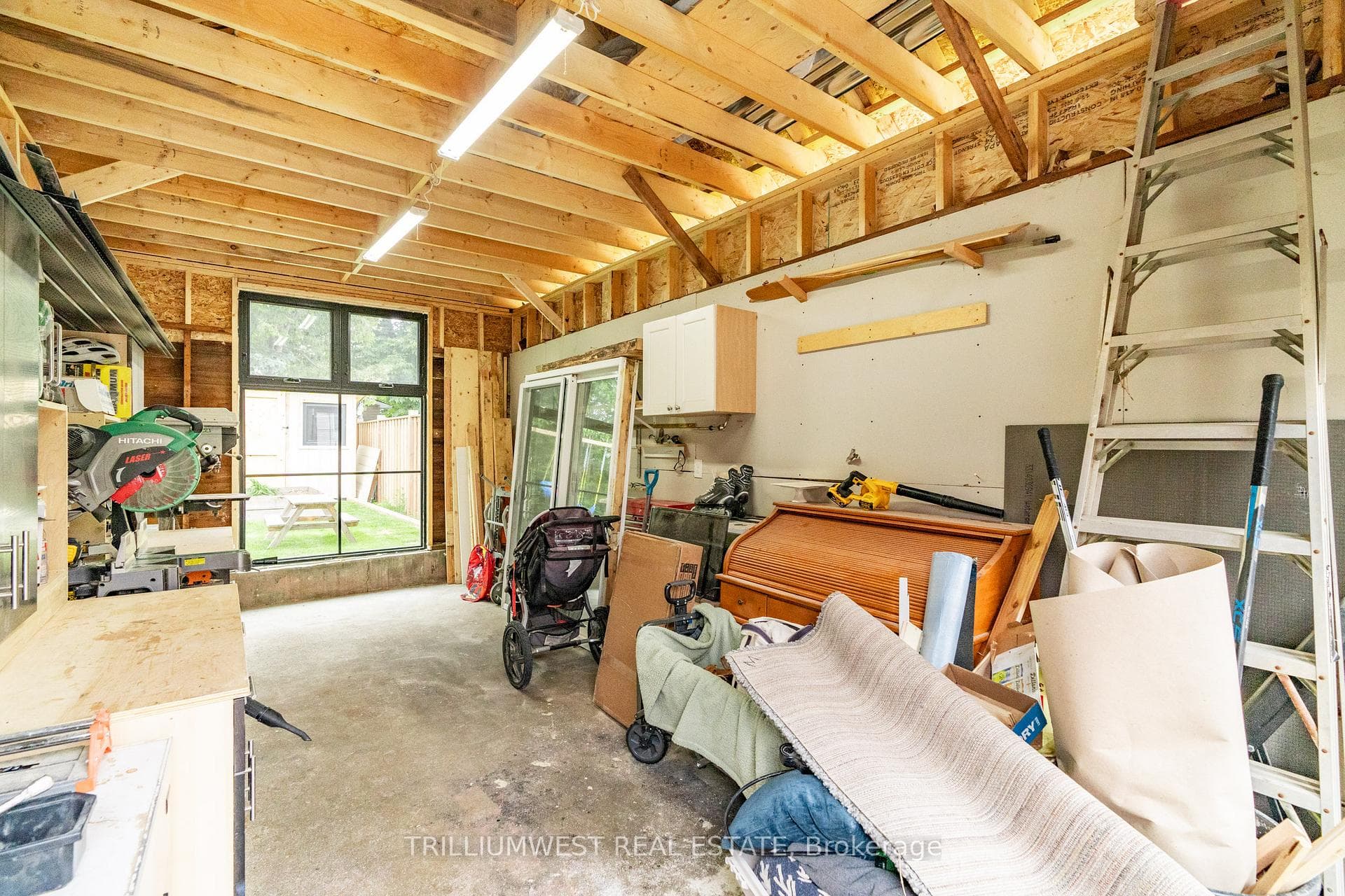 287 Maple Avenue photo 40