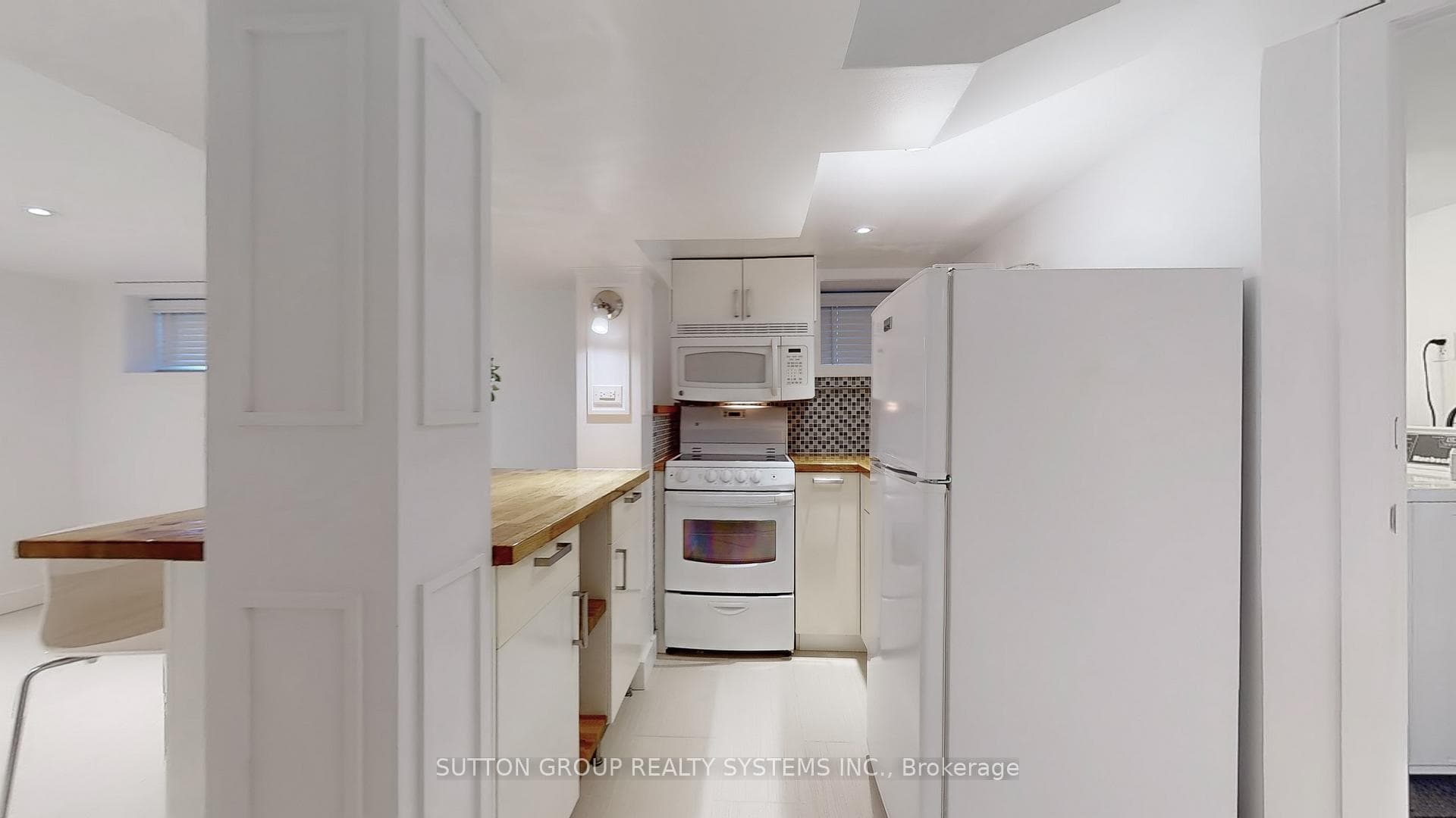 43 Greenlaw Avenue photo 12