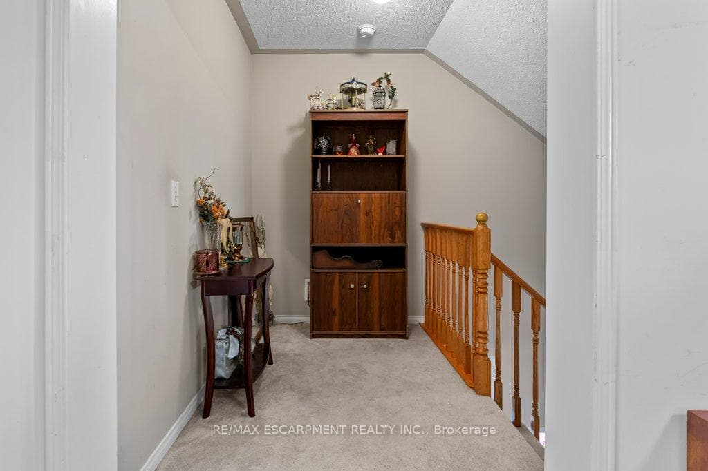 76 Morrison Crescent photo 30