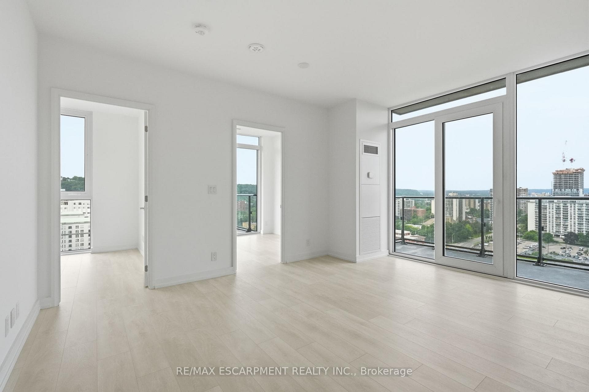 75 JAMES Street Unit 2017 photo 9