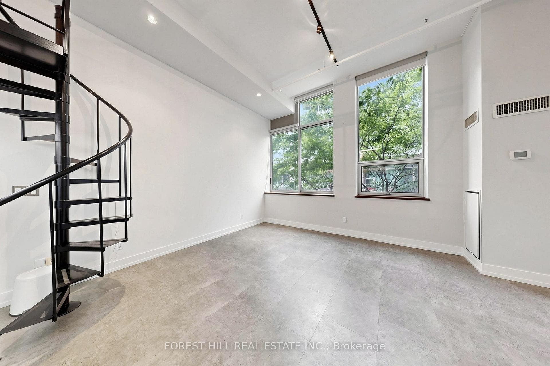 21 Nassau Street Unit 301 photo 19