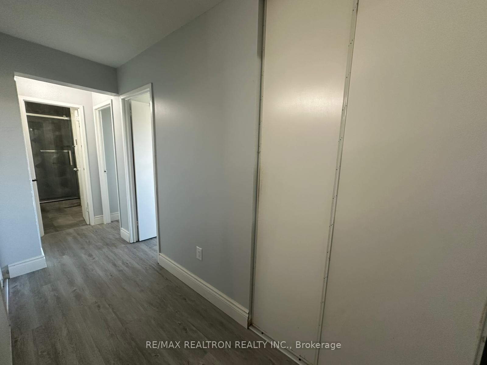 100 Leeward Glenway Unit 1401 photo 13