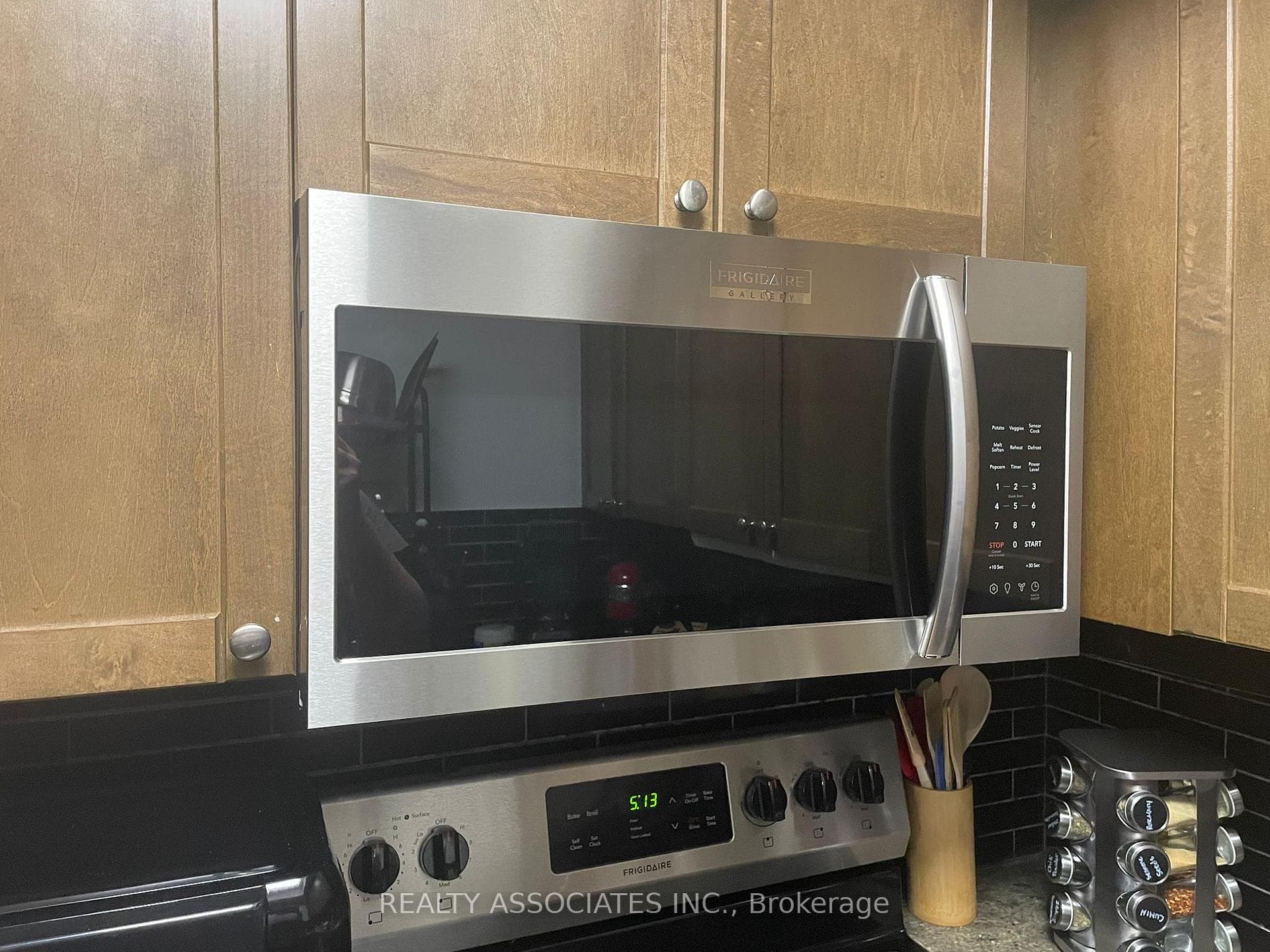 763 Bay Street Unit 706 photo 21