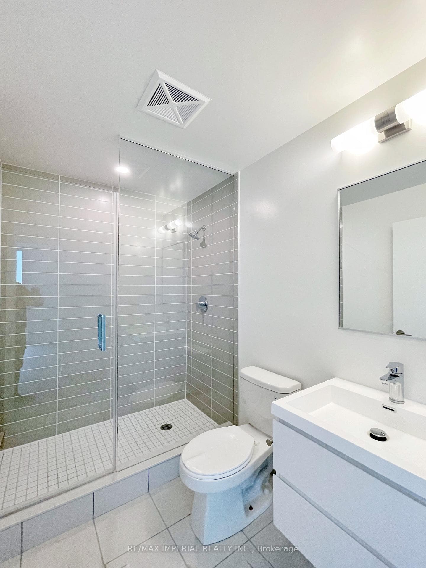 38 Simcoe Promenade Unit C317 photo 14