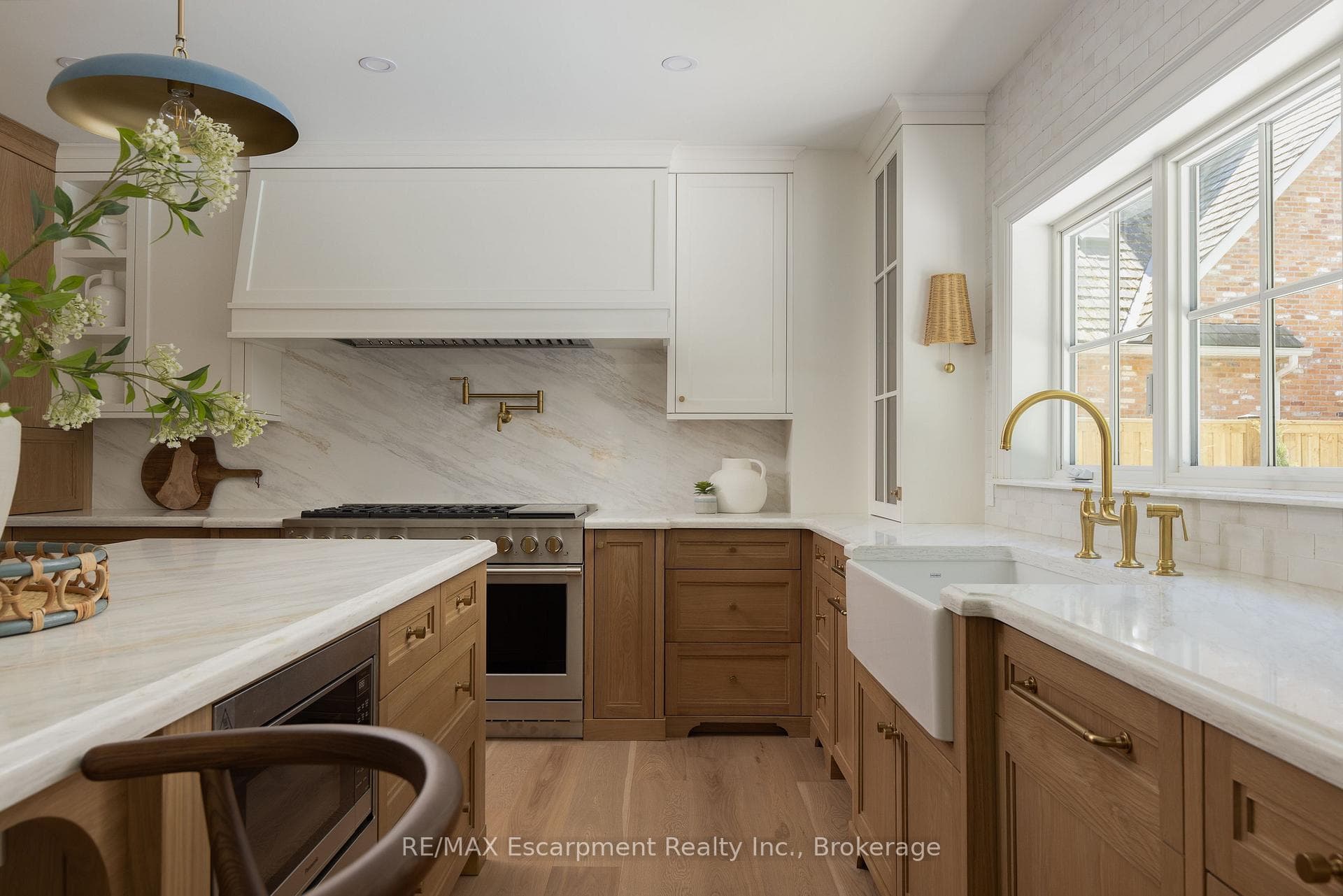 130 Edgecliffe Place photo 8