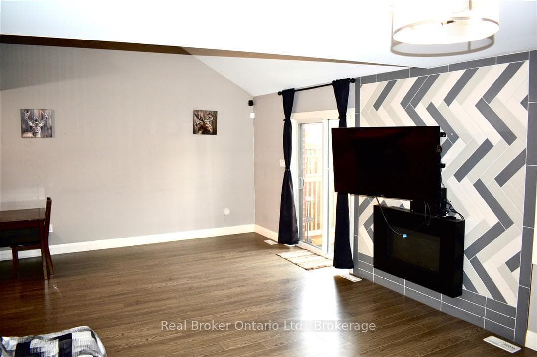 1 Chamberlain Avenue Unit 9 photo 8