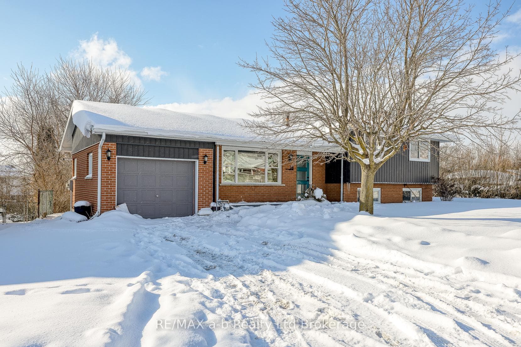 18 Bigham Crescent photo 1