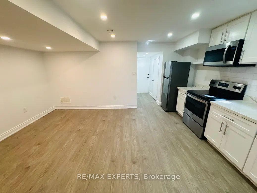 117 Baffin Crescent photo 16