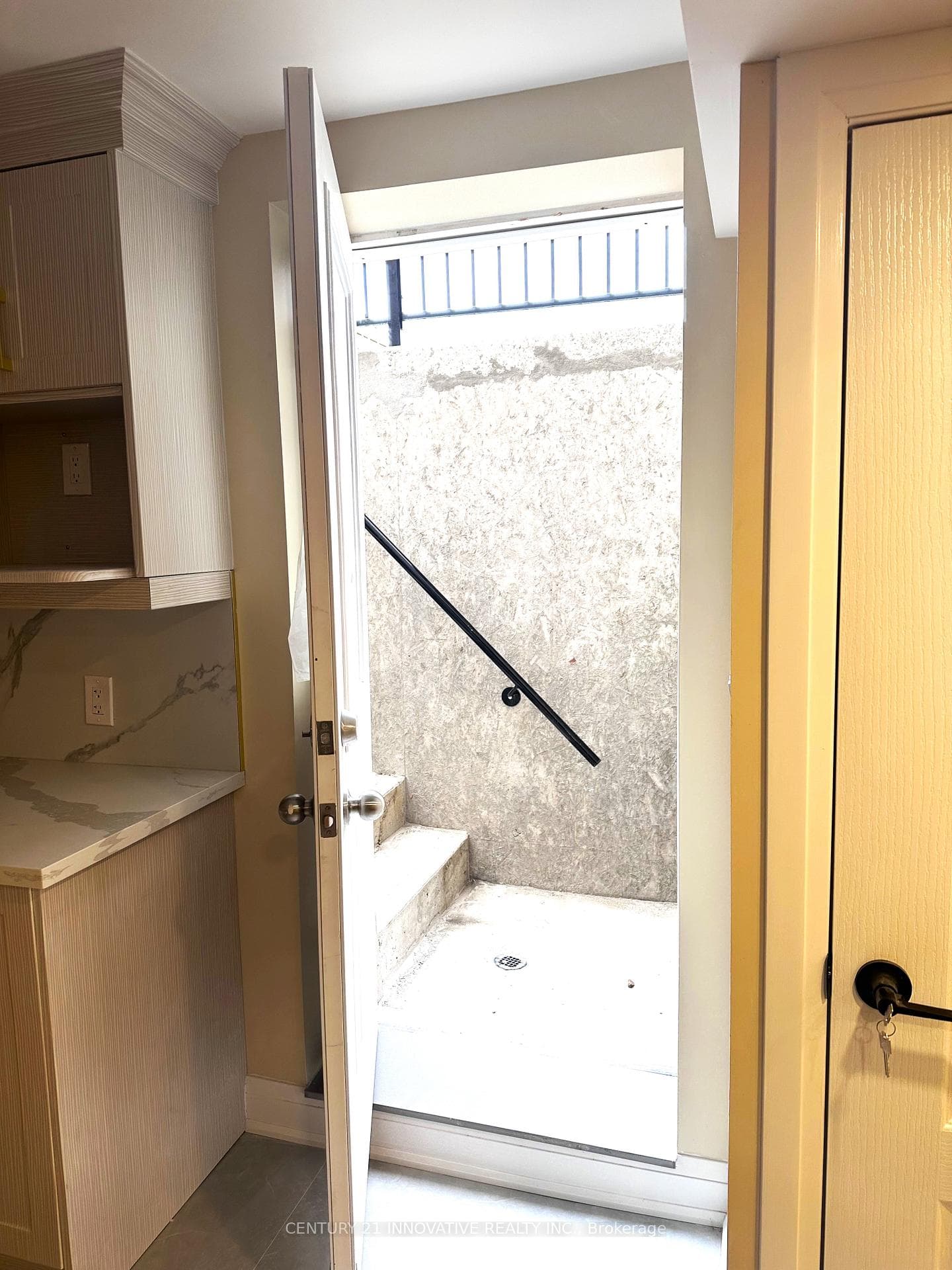 124 Hurst Drive Unit #Bsmt photo 2