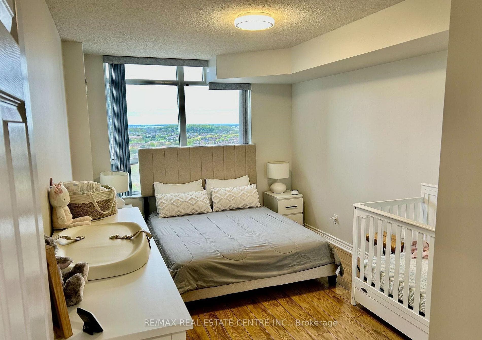 35 Kingsbridge Garden Circle Unit 1804 photo 8