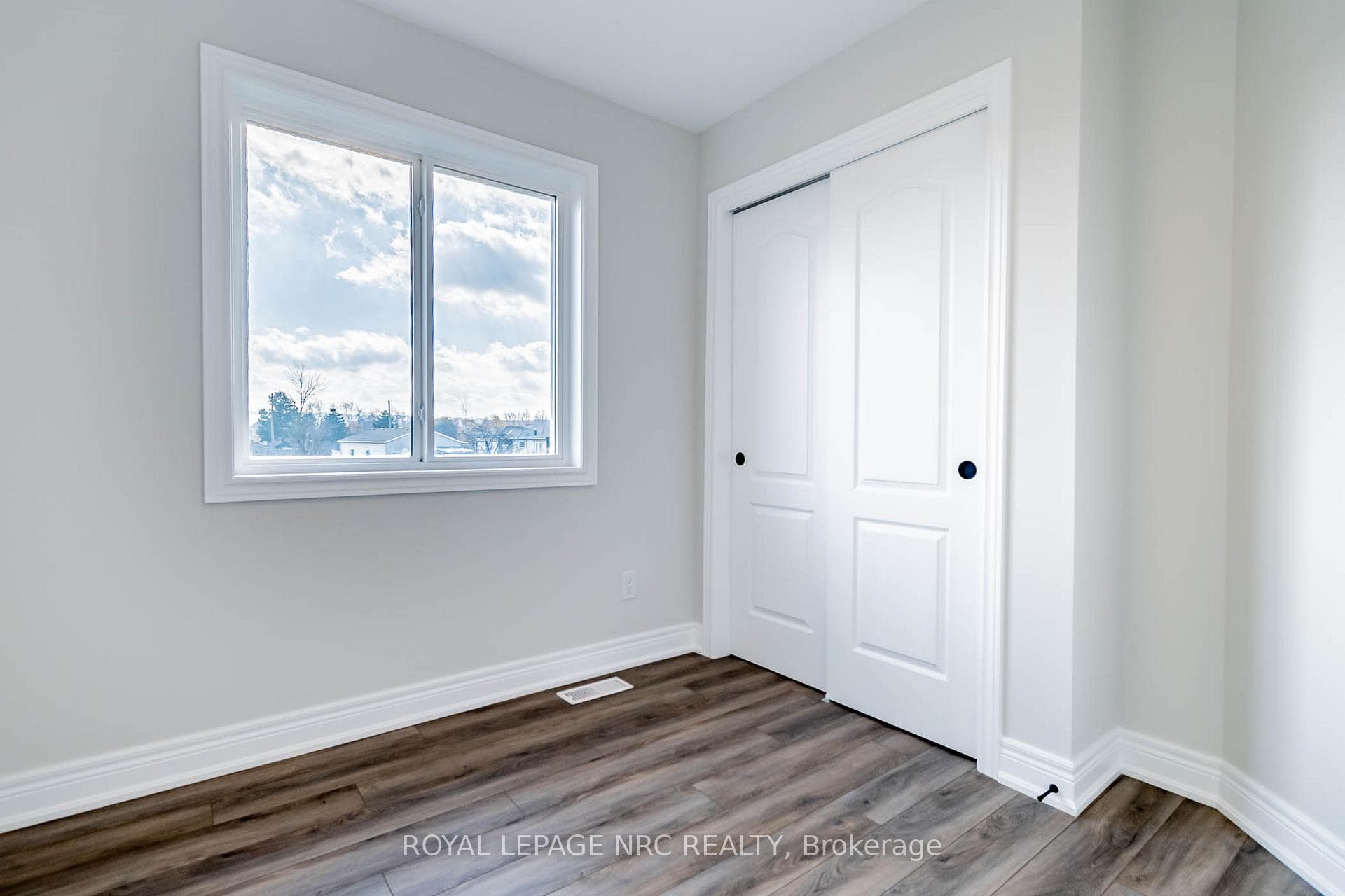 121A MOFFATT Street Unit 24 photo 18