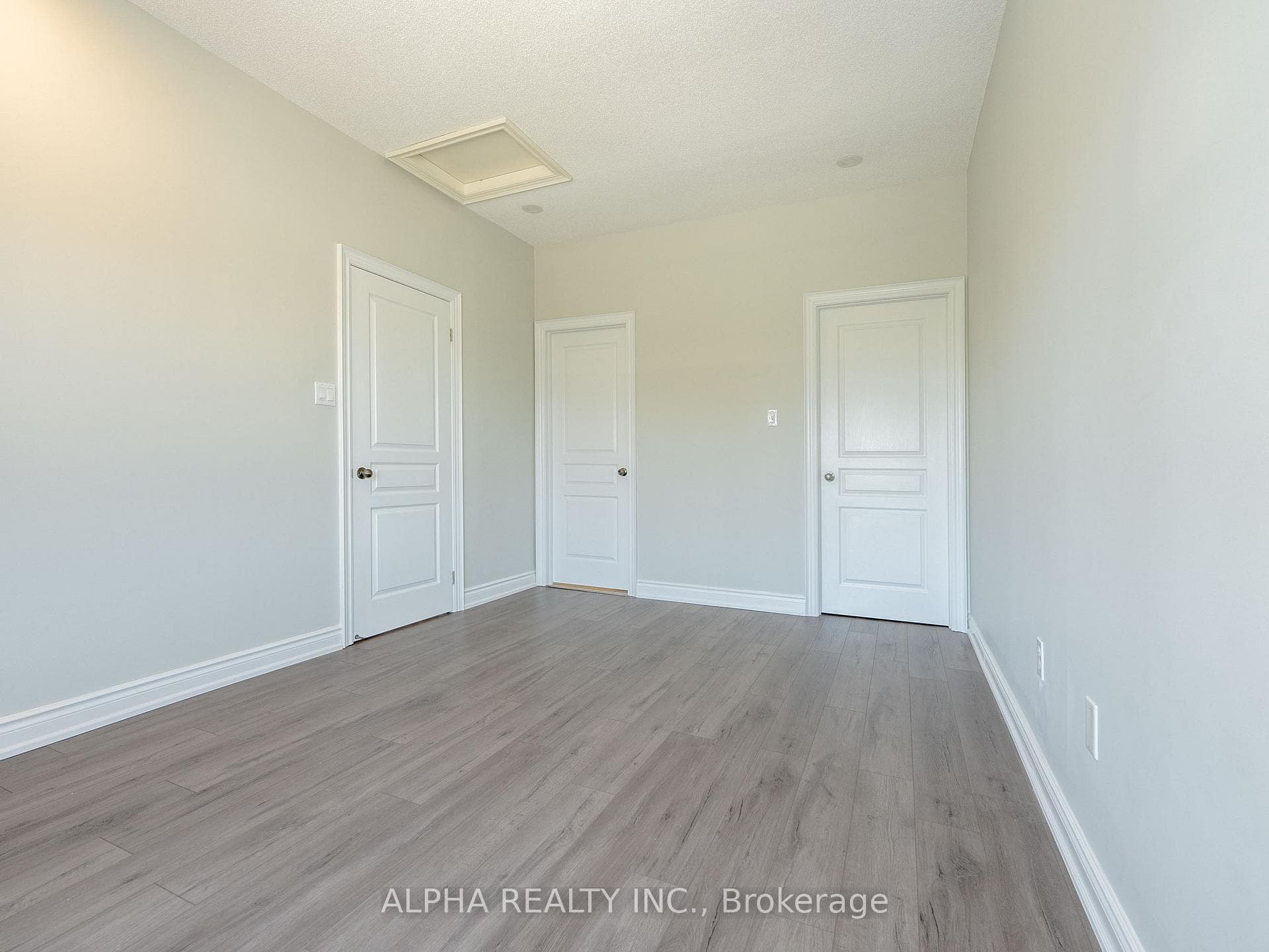 120 William Bartlett Drive photo 32