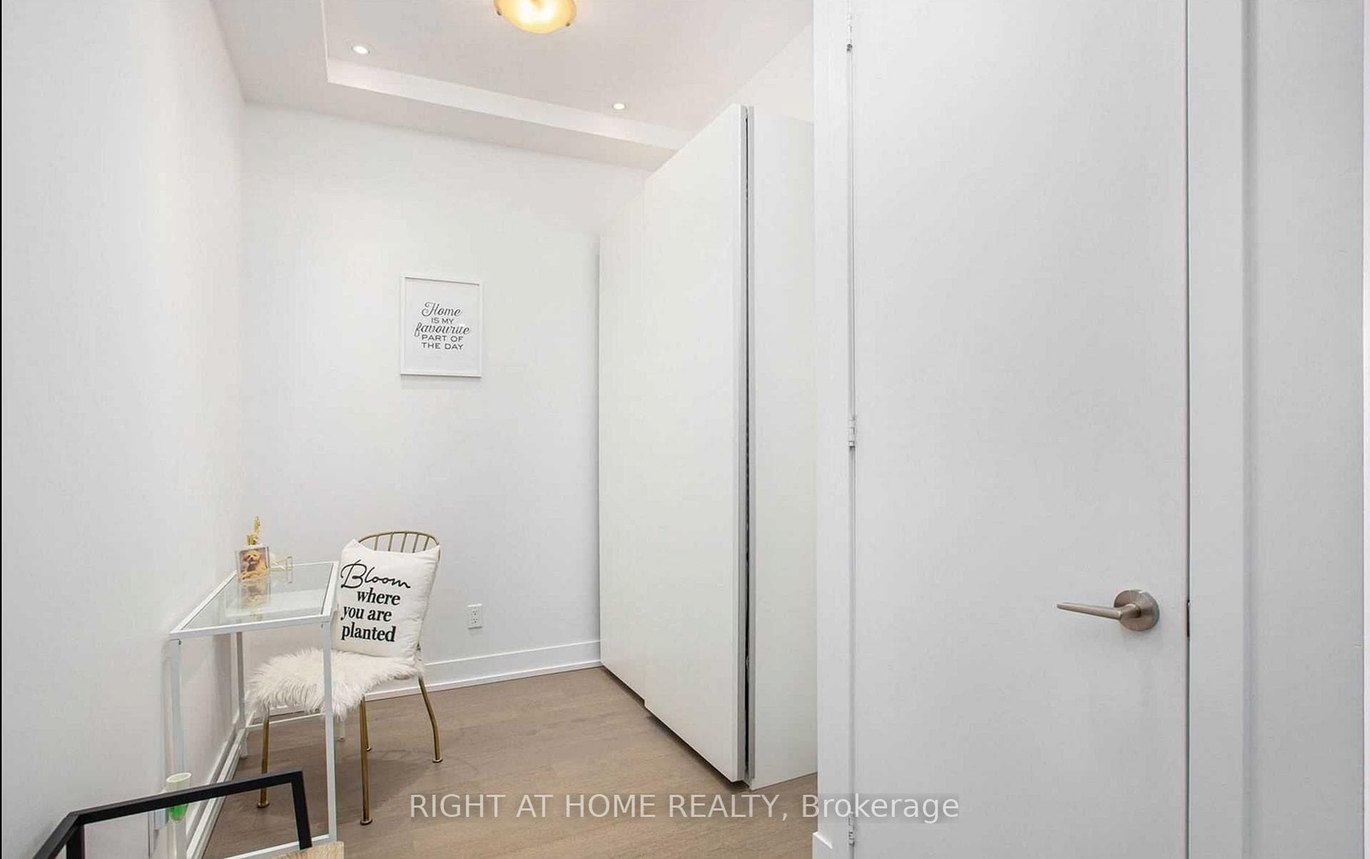 9471 Yonge Street Unit 316 photo 11