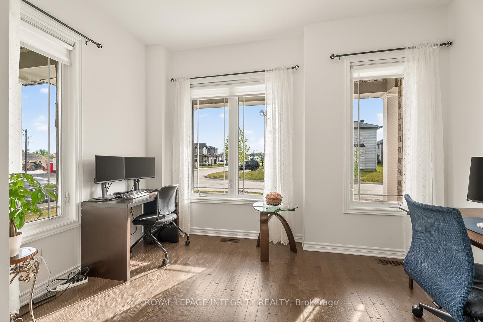 655 PERSIMMON Way photo 5