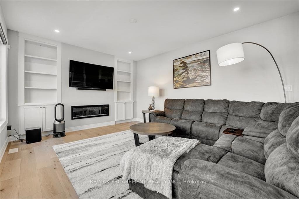 7 Lightfeather Place photo 12