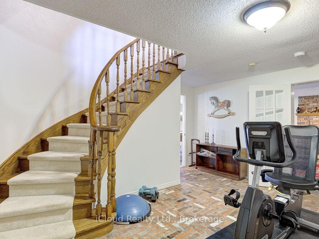 11012 Amos Drive photo 36