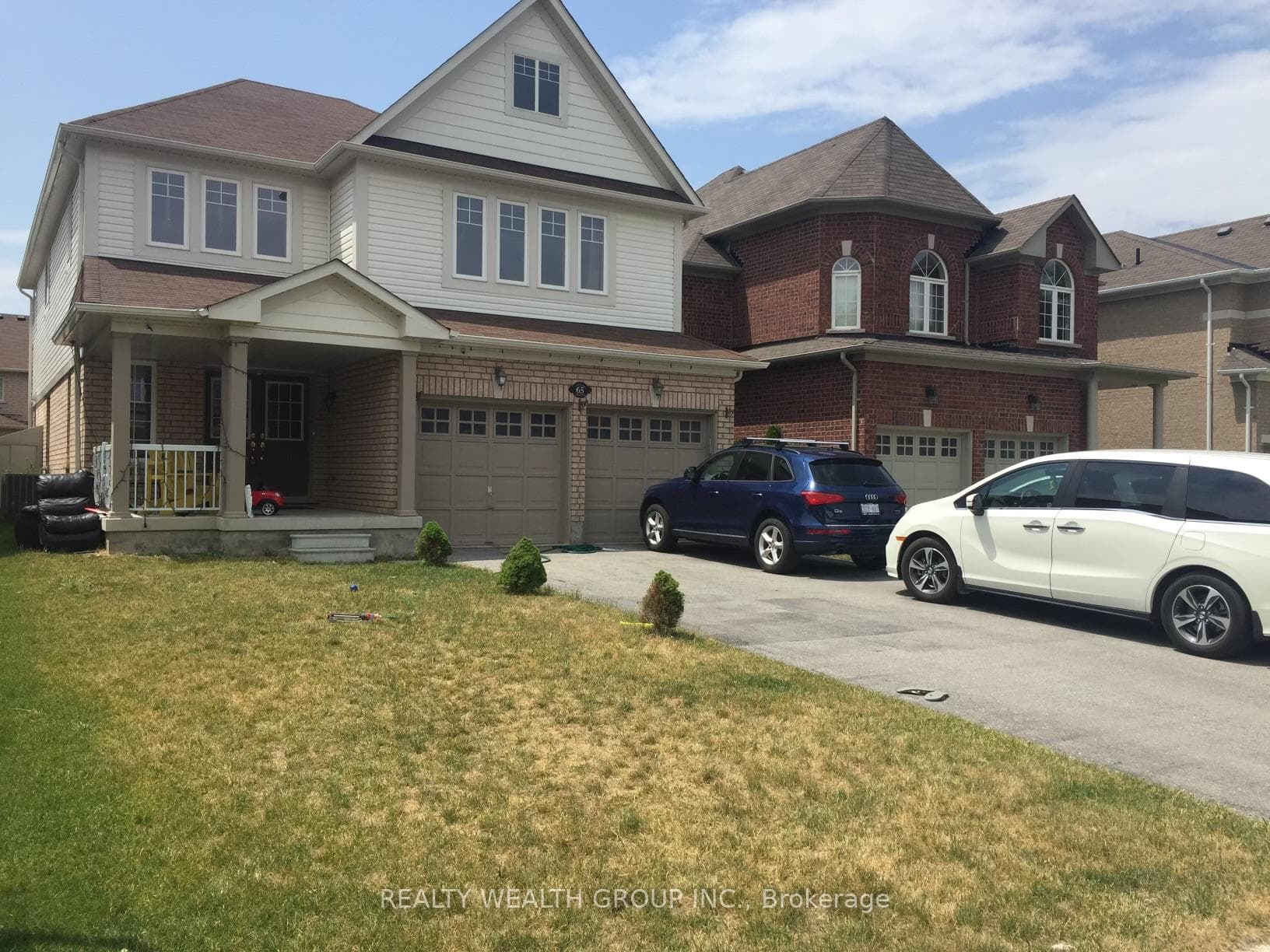 65 Versailles Crescent photo 1