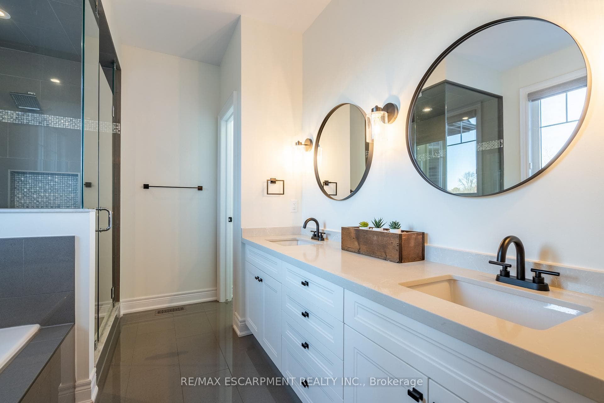 25 Brookside Terrace photo 9