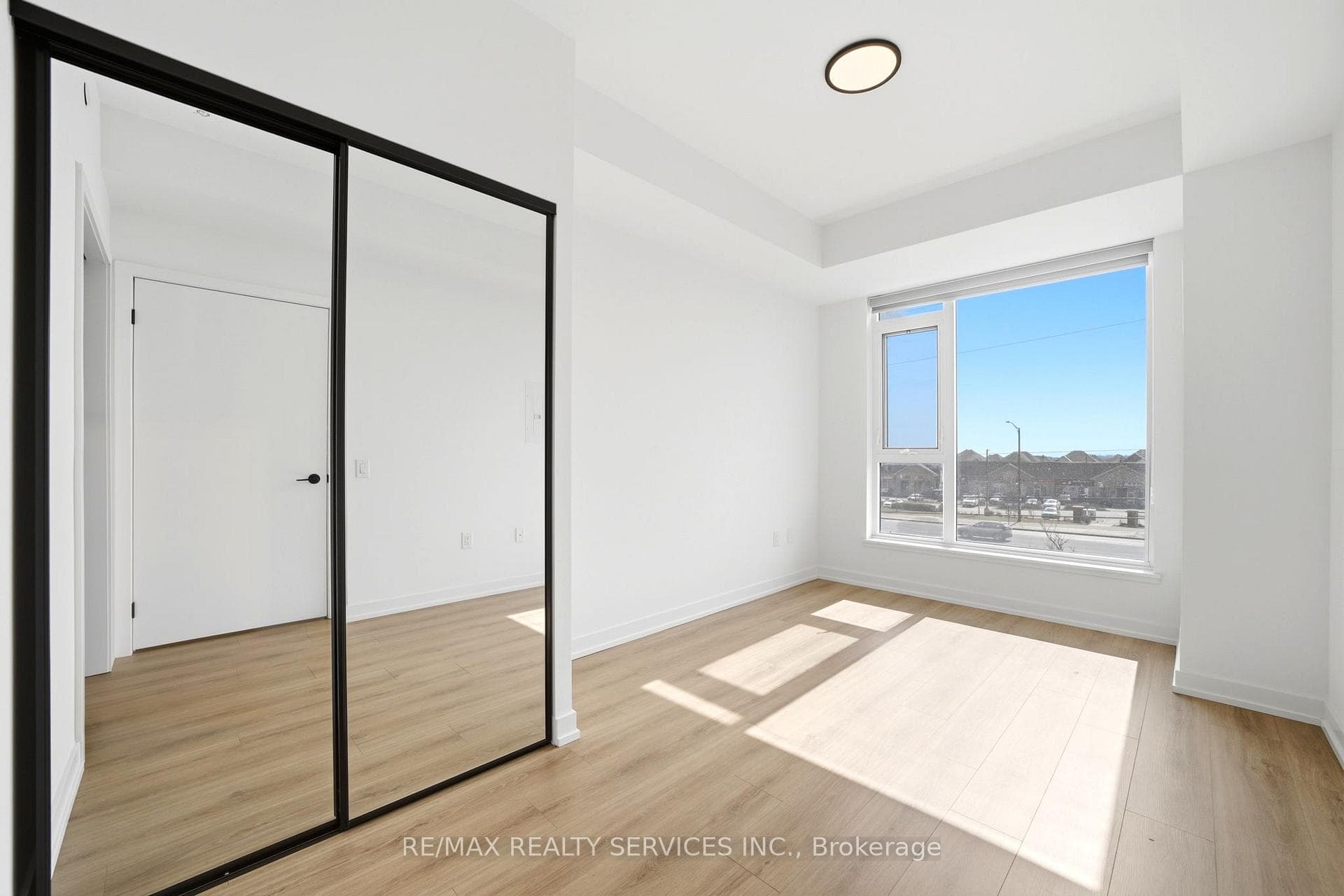 10 Lagerfeld Drive Unit 208 photo 17