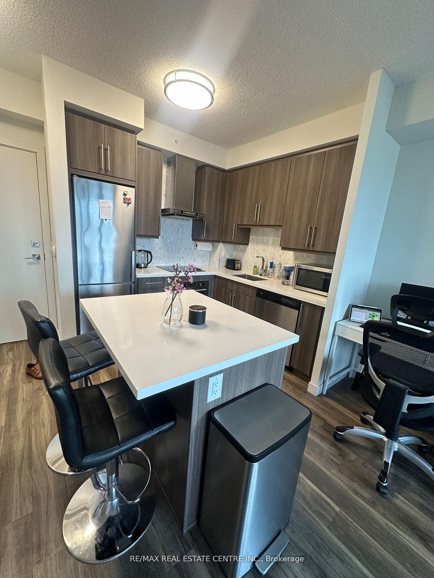 2081 Fairview Street Unit 603 photo 4