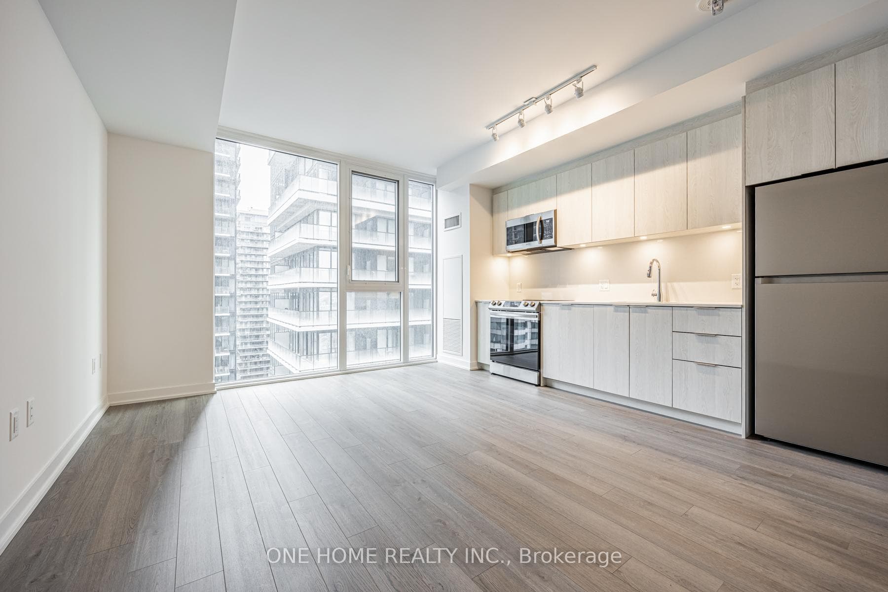 357 King Street Unit 2107 photo 3