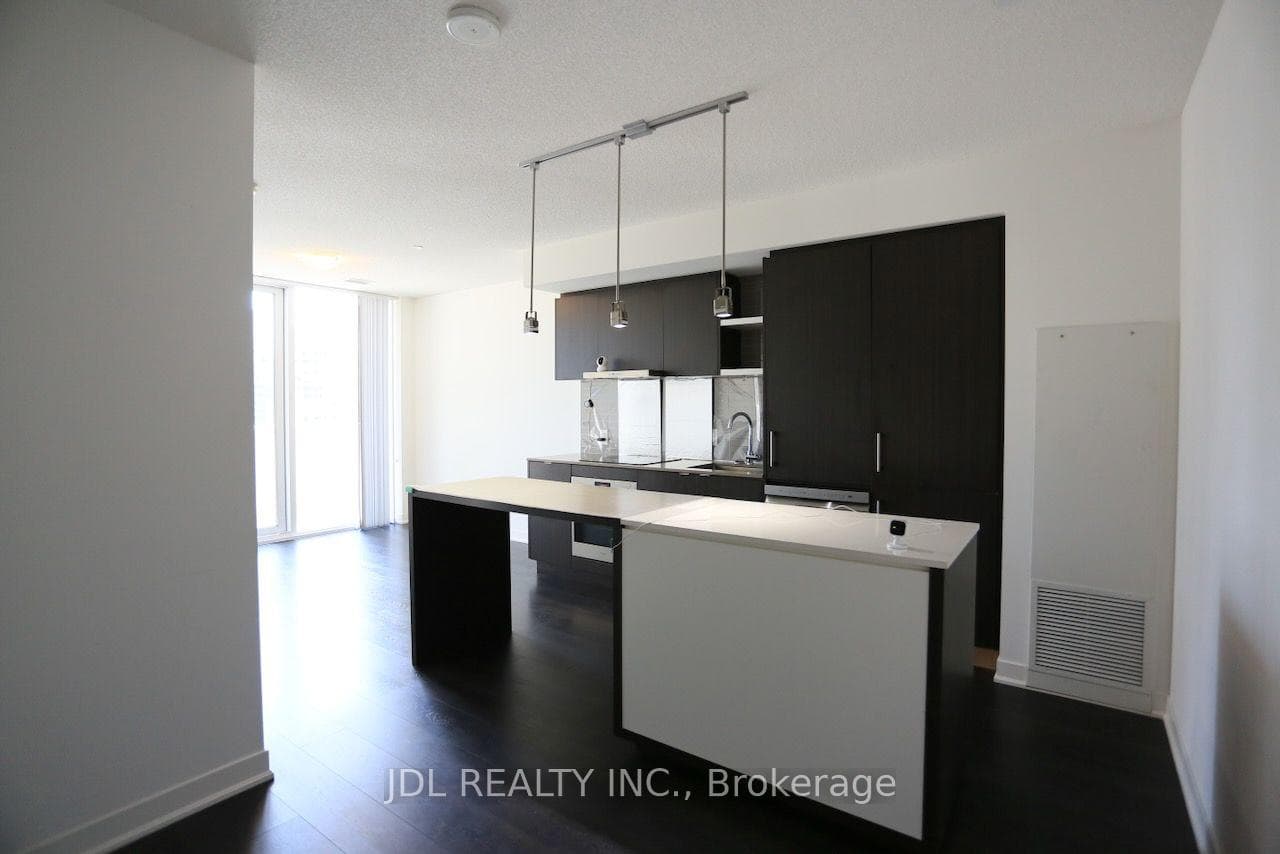 88 Harbour Street Unit 1705 photo 3