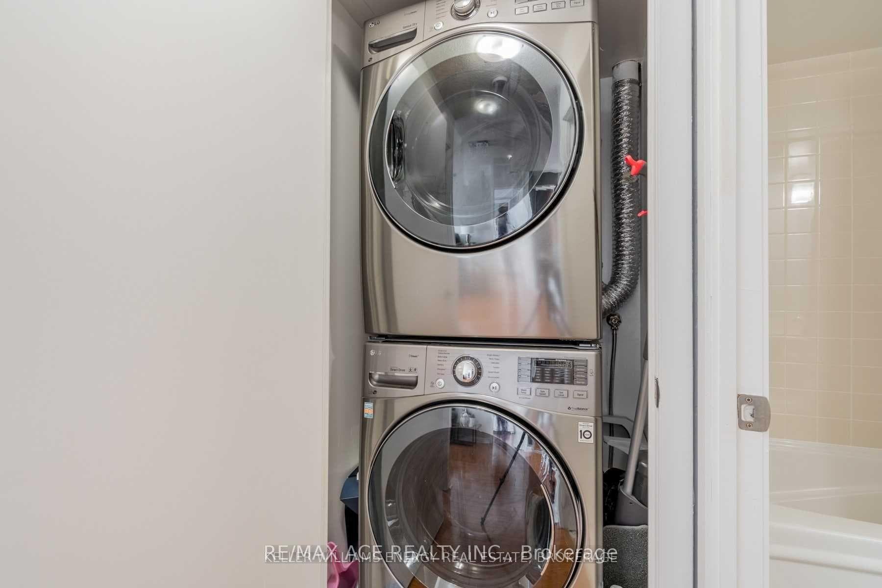 38 Lee Centre Drive Unit 1507 photo 15
