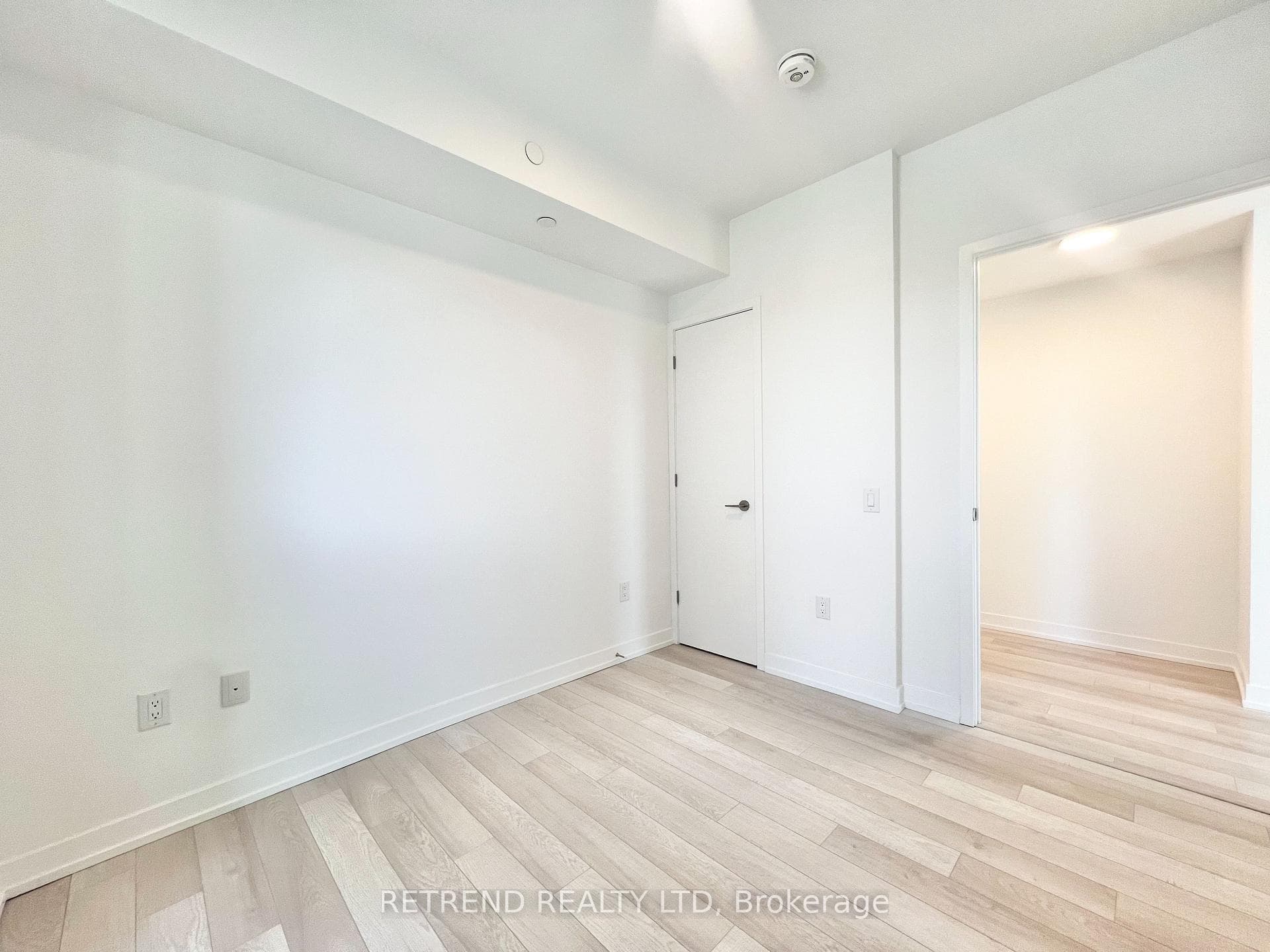 39 Roehampton Avenue Unit 1405 photo 7