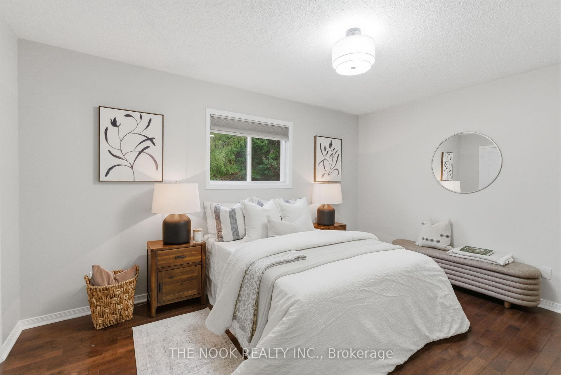 1052 Glenhare Street photo 26